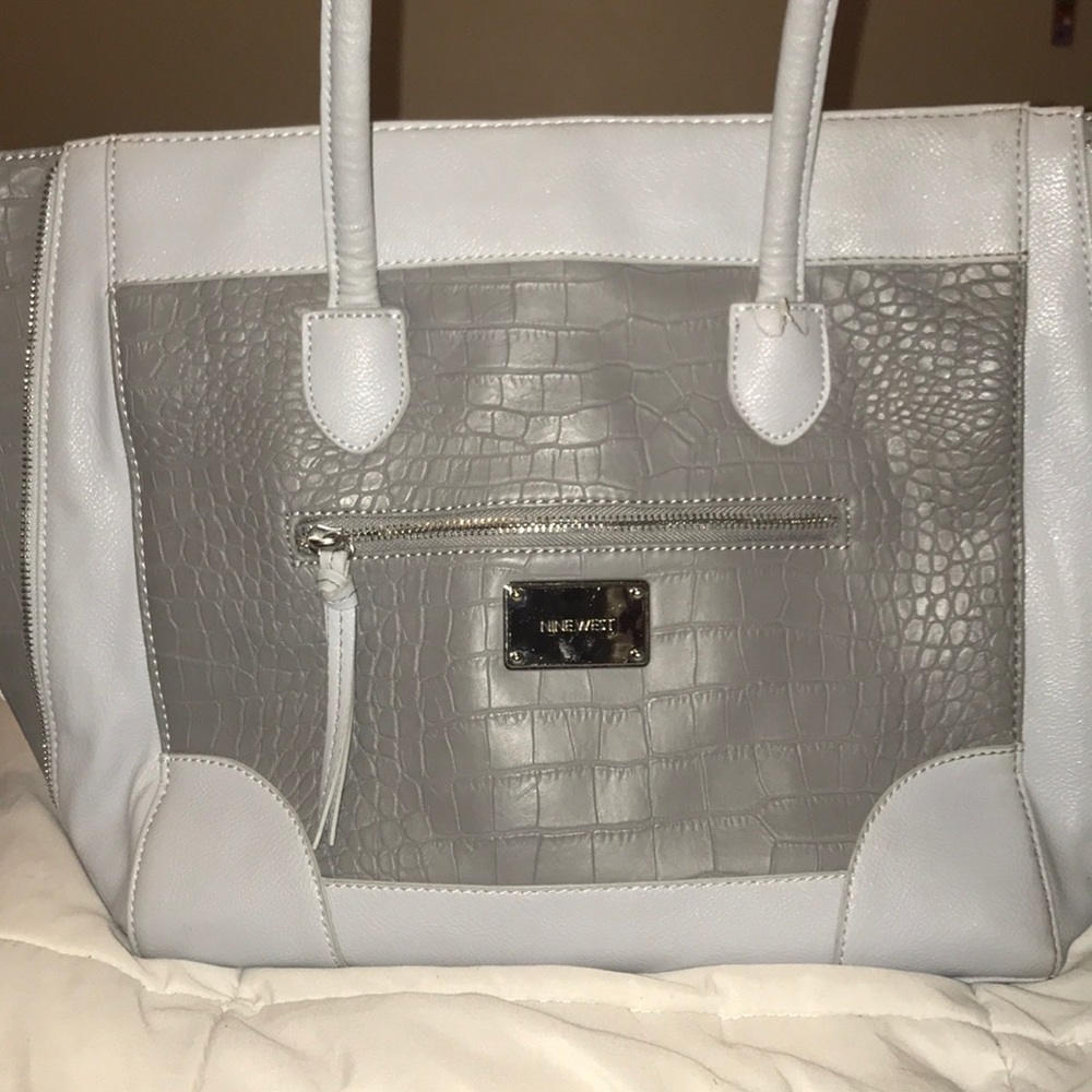 👜Nine West grey snakeskin tote bag